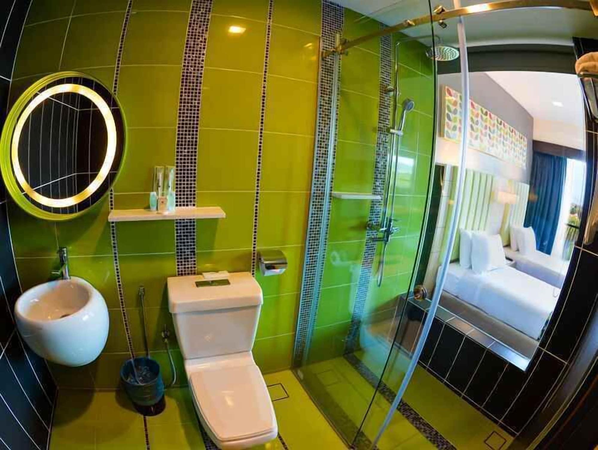 Mega View Hotel Куантан Экстерьер фото