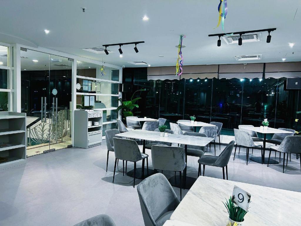 Mega View Hotel Куантан Экстерьер фото