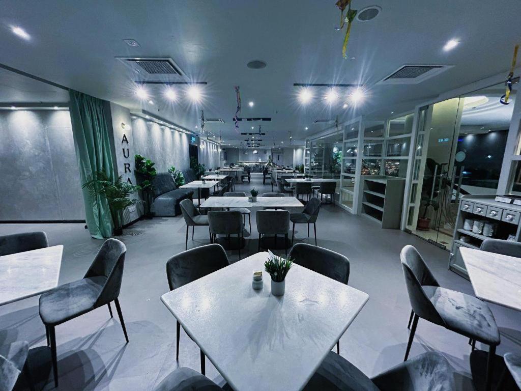 Mega View Hotel Куантан Экстерьер фото