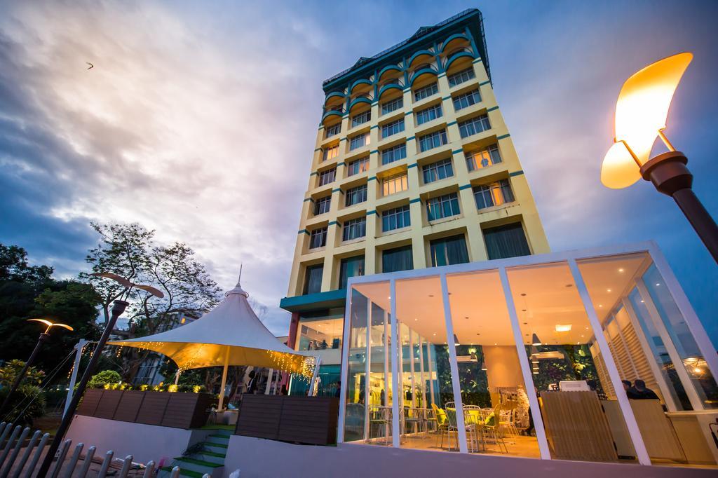 Mega View Hotel Куантан Экстерьер фото